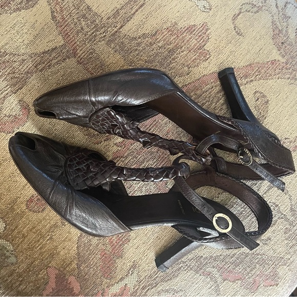 Rare Vintage FENDI Spy Sandals Beautiful Peep Toe with T Strap - Picture 3 of 16